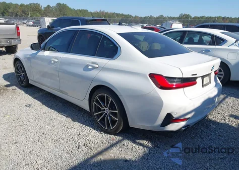 2021 BMW 330I xDrive z USA, uszkodzony, nr VIN 3MW5R7J0XM8B47891